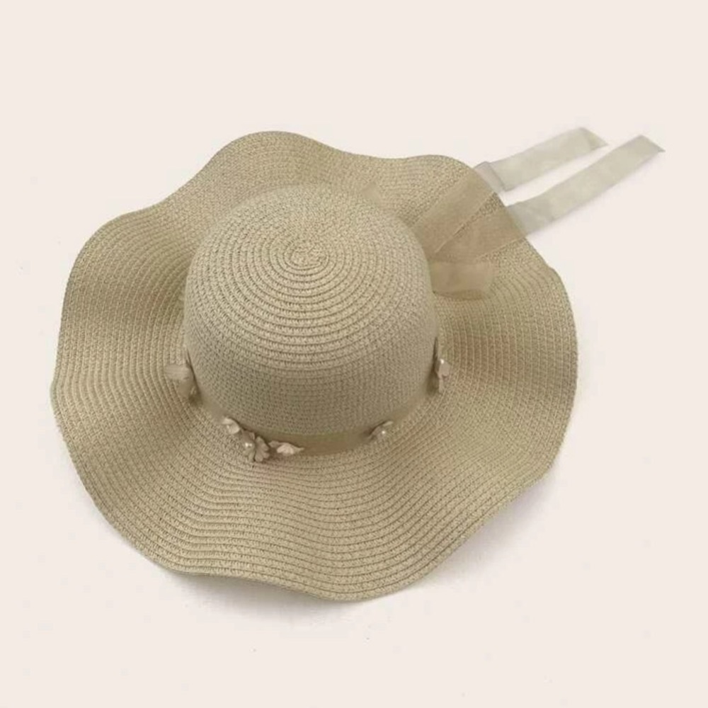 Flower Detail Straw Hat
